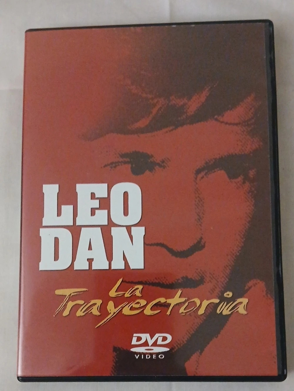 Leo Dan La Trayectoria DVD Video Red & Black